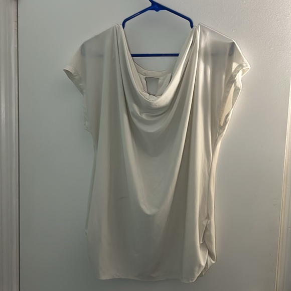 Maurices white size xl blouse, draped back. - Picture 4 of 4